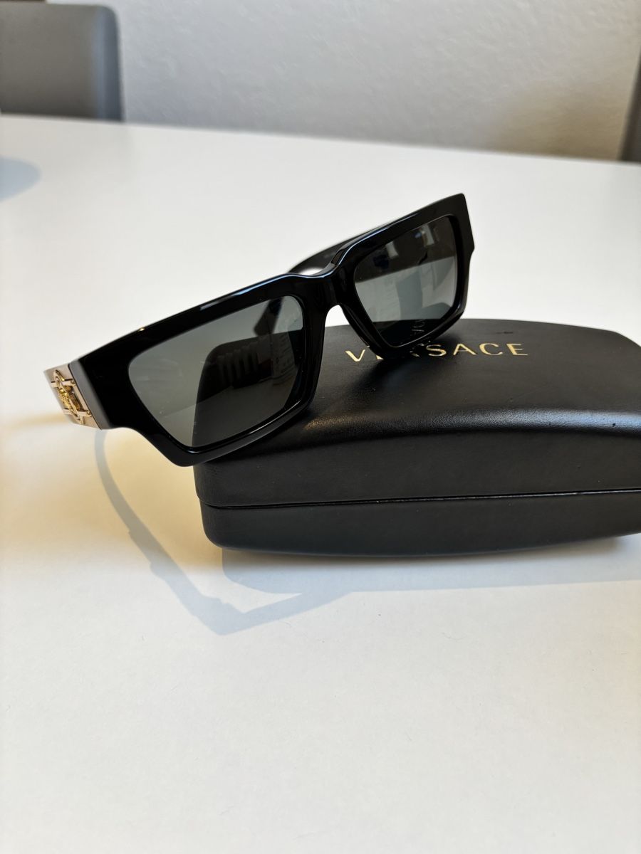 Versace Lunettes & Verres: Lunettes Versace  – Neuf (Voir description) à La Chaux-de-Fonds par Titine. 2