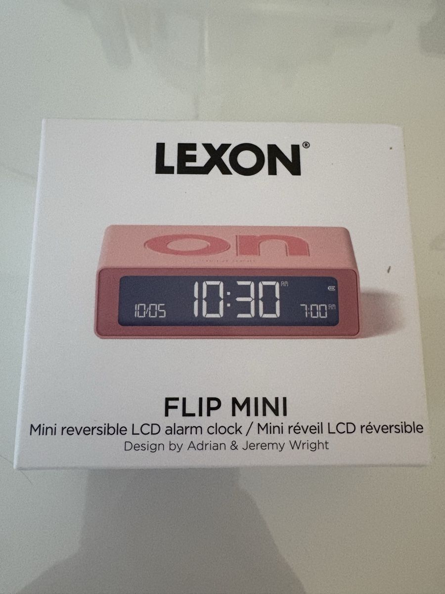Sveglie: Kleiner rosa digital Wecker  – Nuovo e nell'imballaggio originale da Biel/Bienne venduto da tat_n5fw