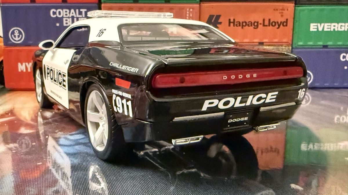 Dodge Voitures modèles: Polizeiauto Dodge Challenger  1:18 – Neuf (Voir description) à Basel par Zomeg 7