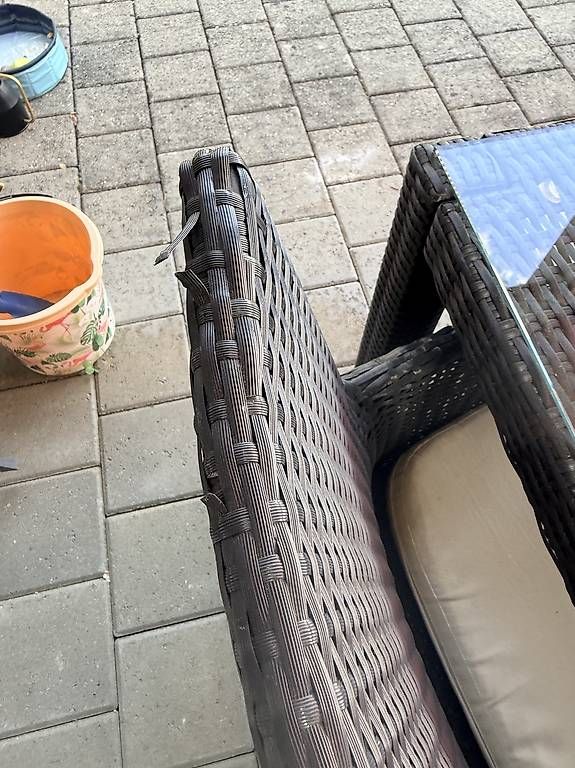Set di tavolo e panche: Garten Esstisch mit 4 Stühle – Usato da Steffisburg venduto da Yaenu1993 2