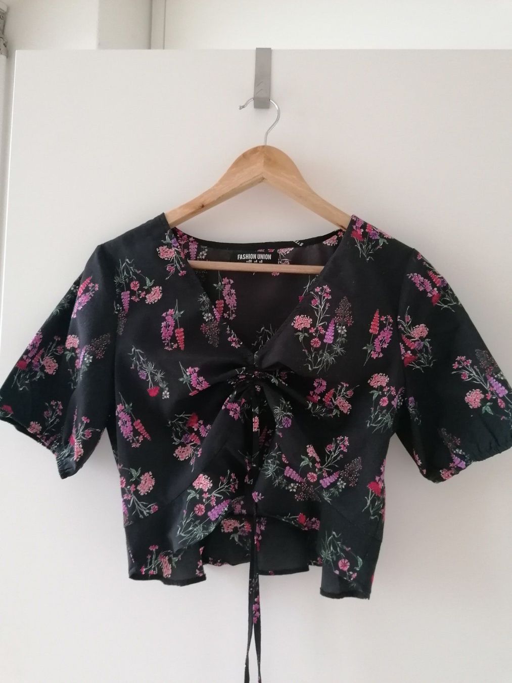 Top: Top été fleurs – Nuovo (secondo la descrizione) da Neuchâtel venduto da Ariane_vn00