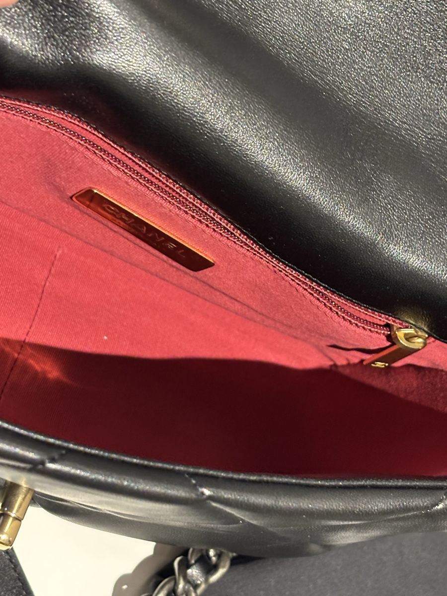 Chanel Borse da donna: CHANEL 19 Handbag Medium in Black Lambskin Practically  New – Nuovo (secondo la descrizione) da Winterthur venduto da Atelier.W 6