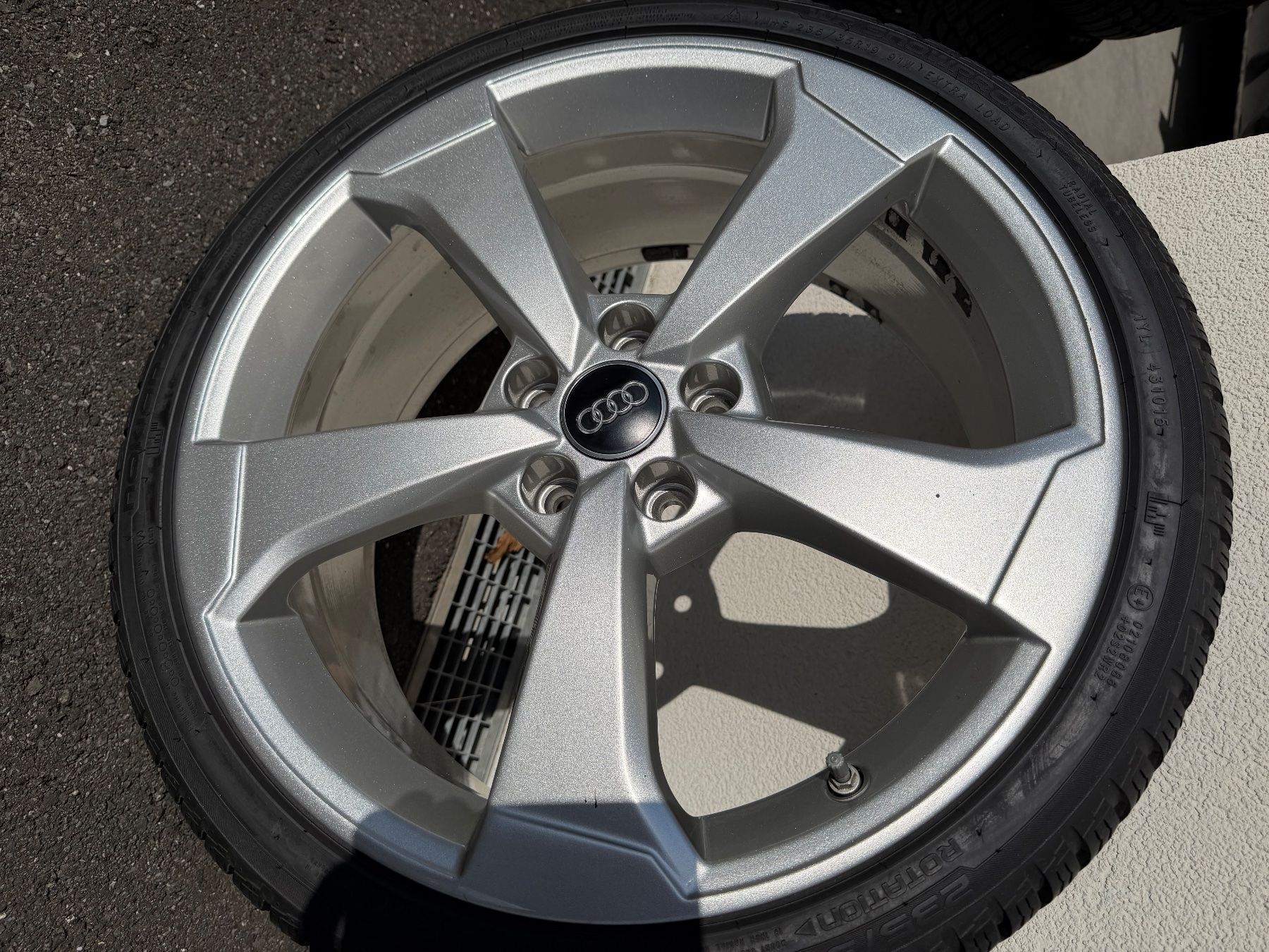 Audi Pneus & Kompletträder: Audi Winterräder 8V SB – Gebraucht aus Alpnachstad von Schnuitzi 2