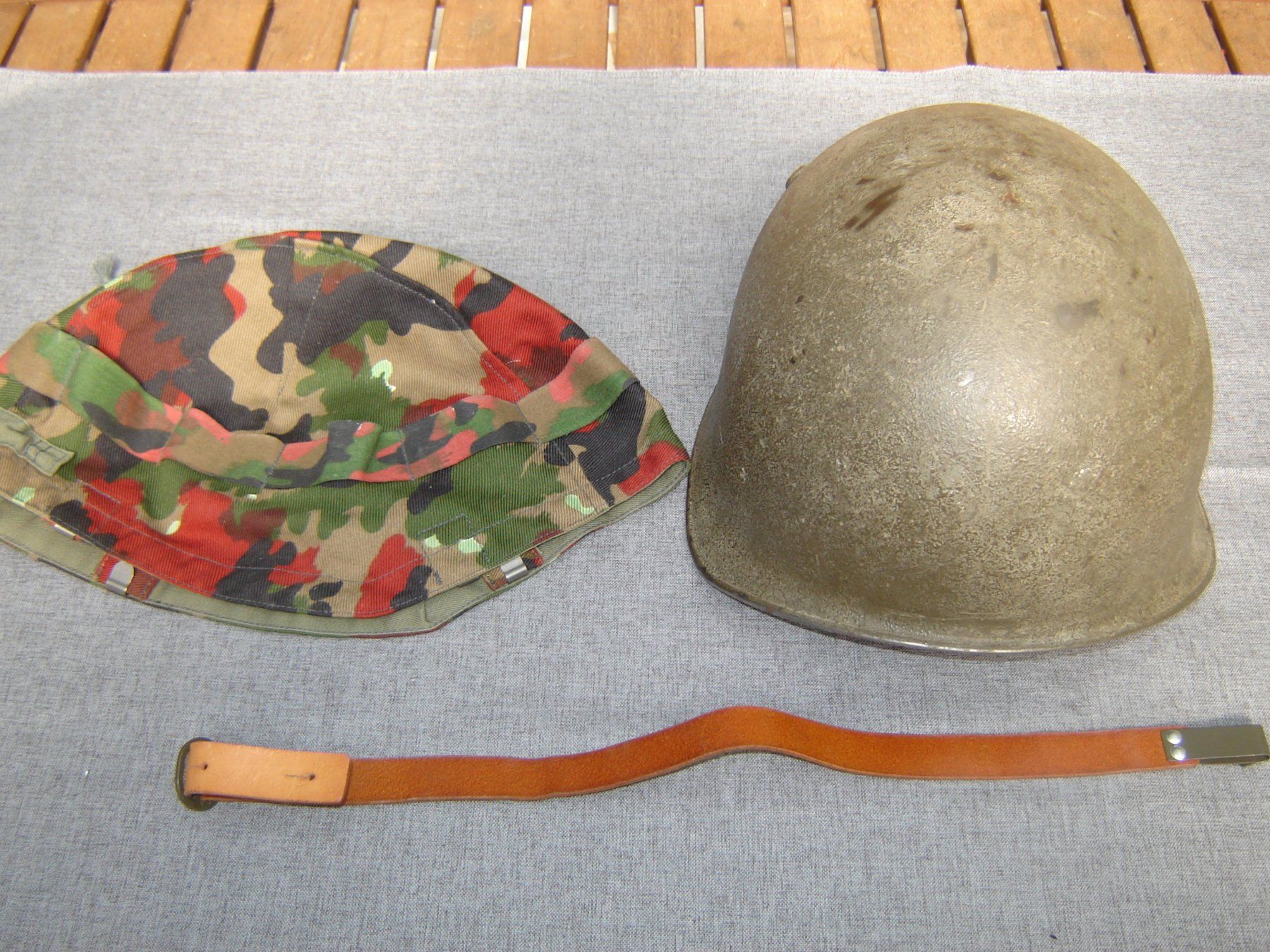 Uniformi & Effetti personali: CH Armee Helm – Usato da Allenwinden venduto da Wm26