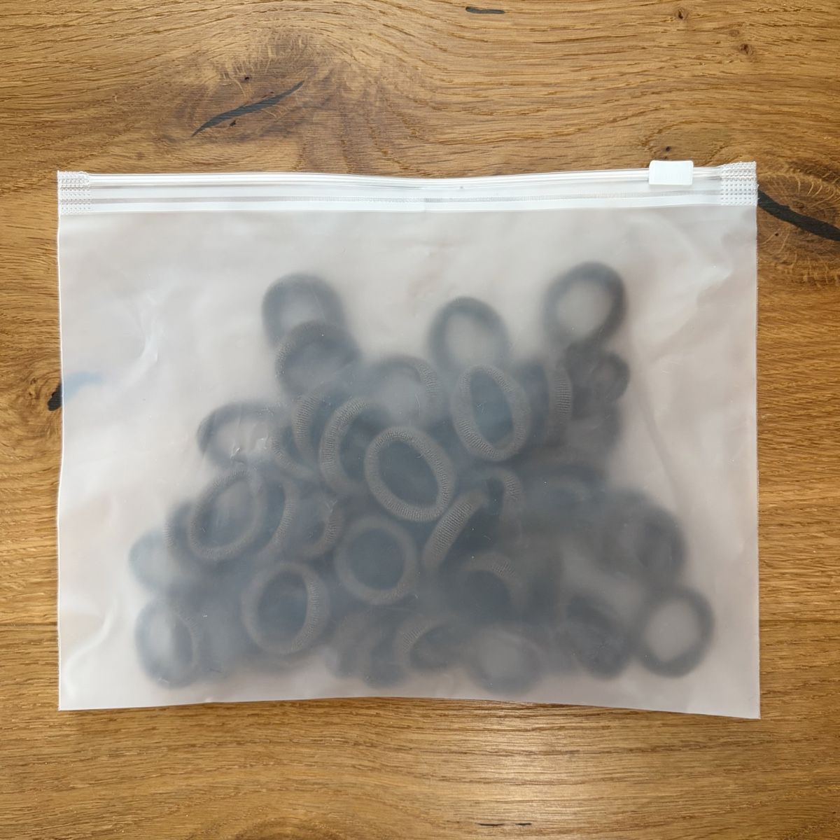 Accessori per capelli: Haargummis Braun Mokka, 50 Stk. - Neu! – Nuovo e nell'imballaggio originale da Hinwil venduto da crn139