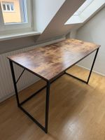 Schreibtisch