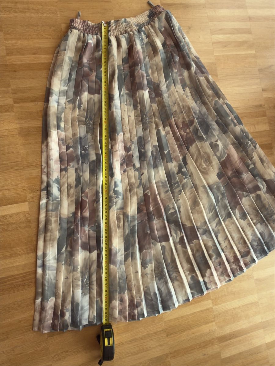 Gonne: Wunderschöne  Lecomte Rock Gr. 40 mit Blumenmuster – Usato da St Gallen venduto da Berta343 5