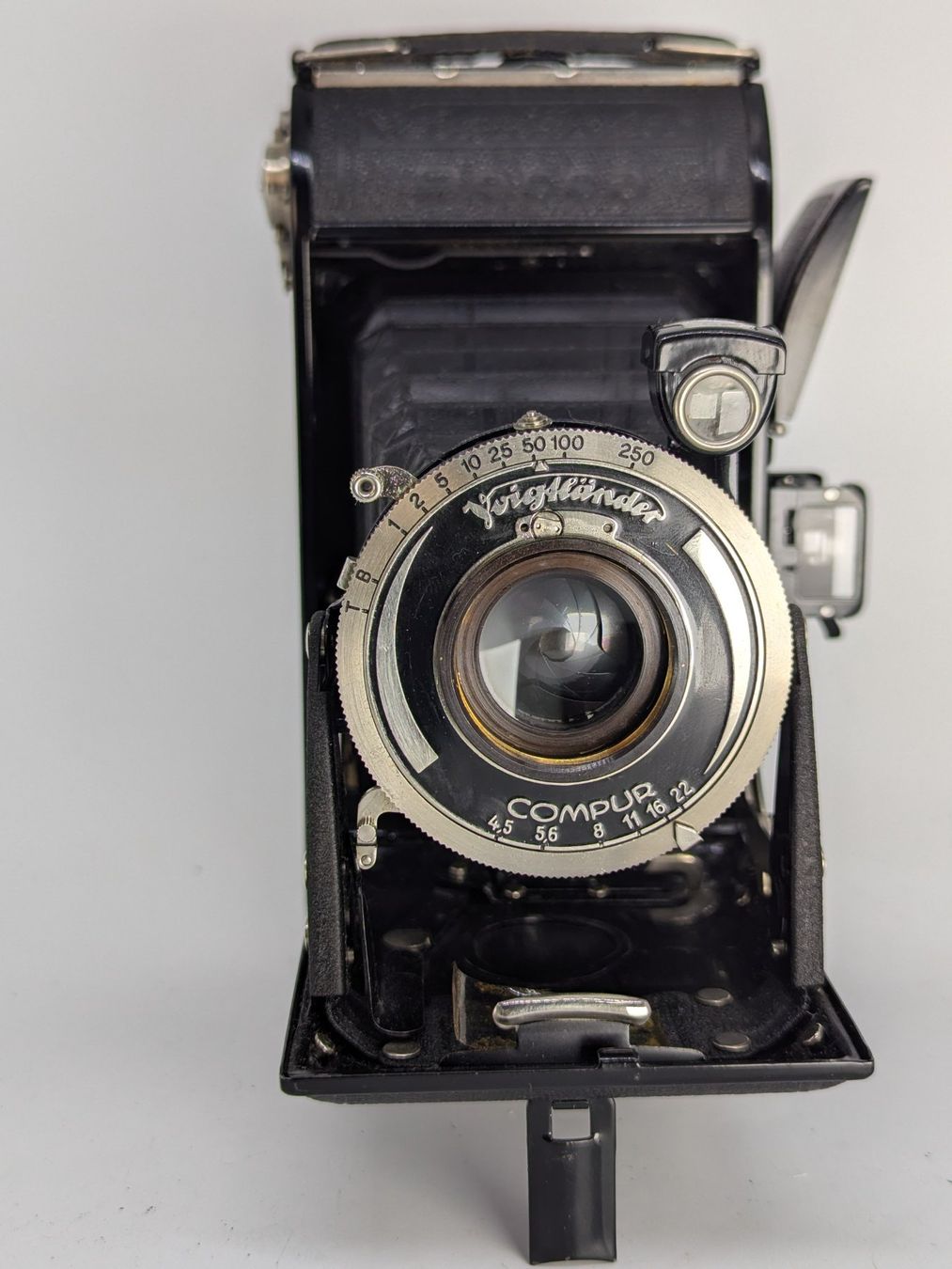 Voigtländer Kamera: Voigtländer Bessa – Defekt aus Bischofszell von Blende2 2
