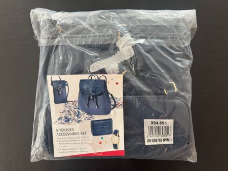 Neu** Acessoires-Set - Rucksack Tasche Uhr Portemonnaie Tuch