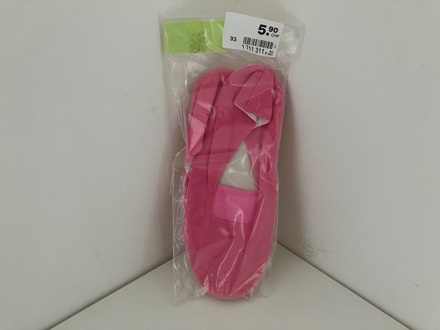 Scarpe per ragazze: Turnschlappen, Grösse EUR 33 – Nuovo e nell'imballaggio originale da Wettingen venduto da Chnoelleli