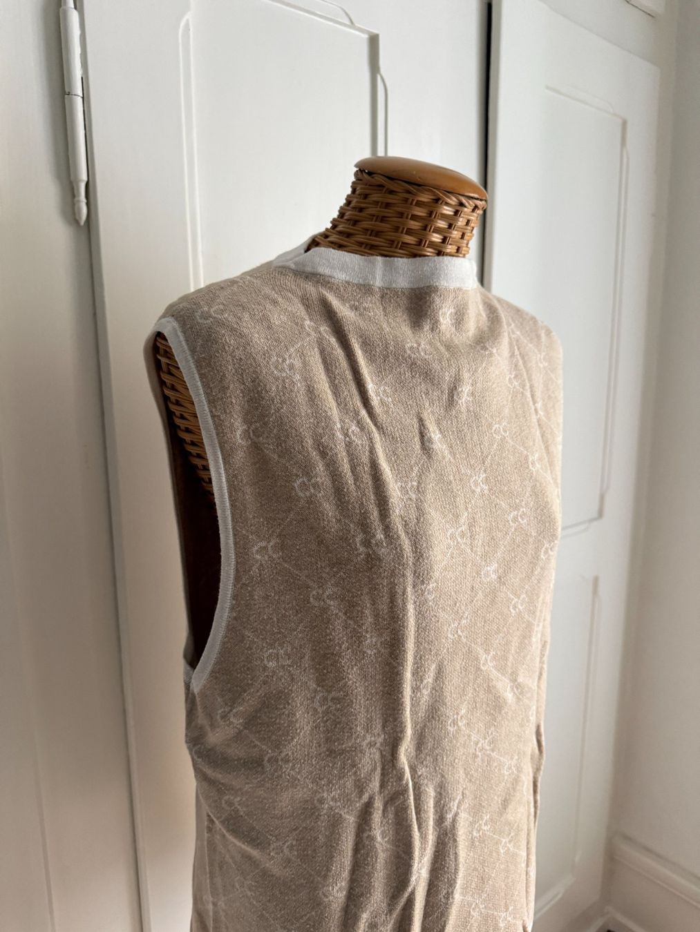 Maglioni & Felpe: COSTER COPENHAGEN - Pullunder beige-weiss M – Usato da Zürich venduto da Diazaio 1