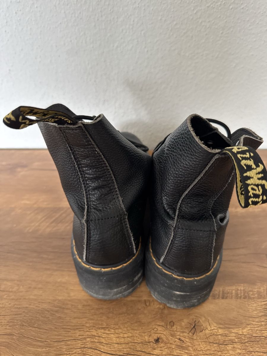 Dr. Martens Scarpe da donna: Doc Martens - Bottes en cuir noir, taille 40, – Usato da Brügg BE venduto da Goob 5