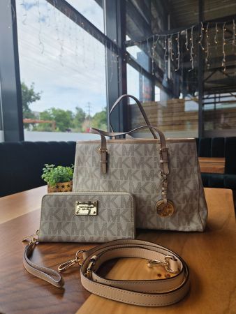 MICHAEL KORS Handtasche mit Portemonnaie & Schulterriemen