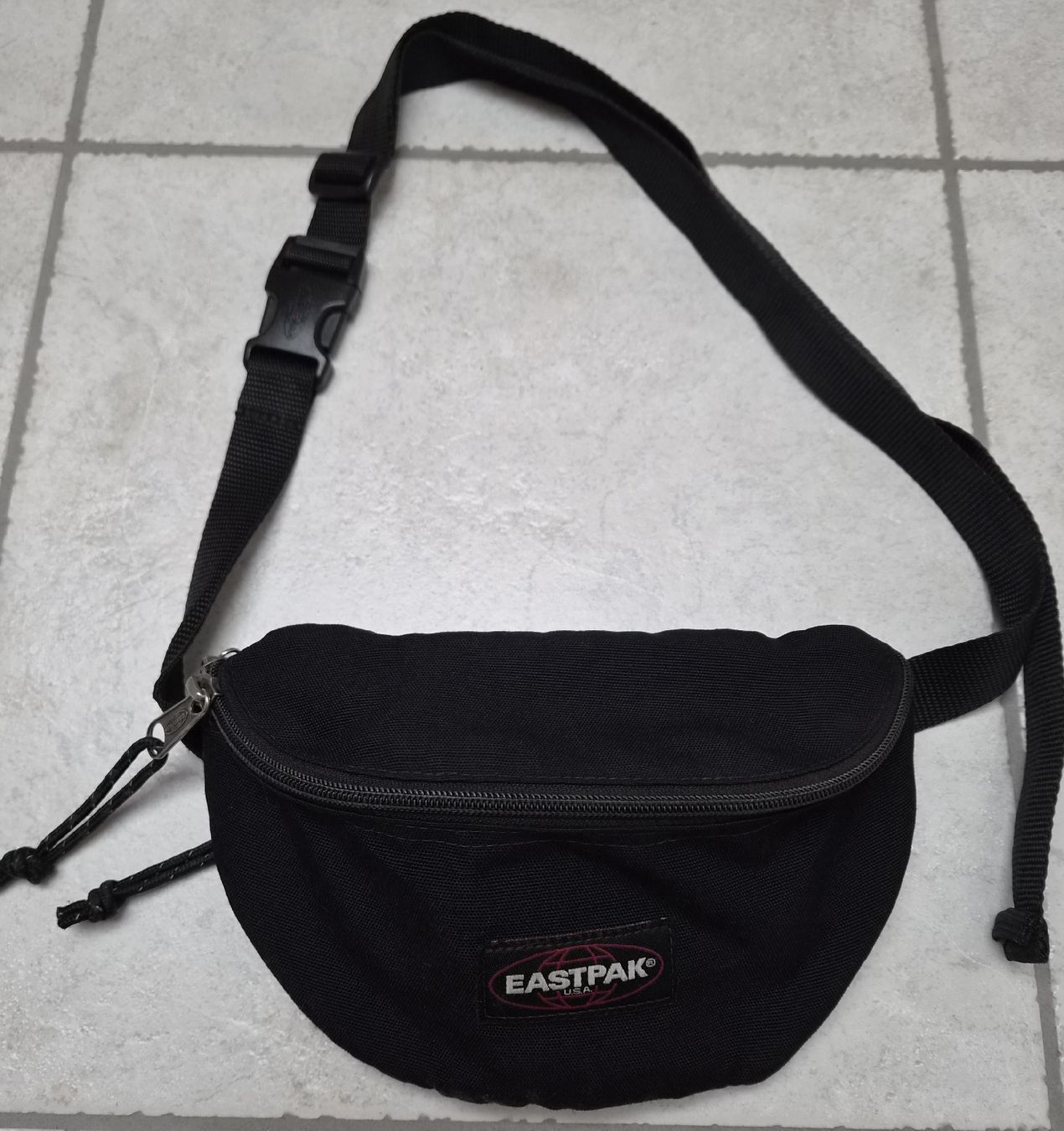 Eastpak Taschen: Eastpak Bauchtasche – Gebraucht aus Zürich von 25.1212_4.14