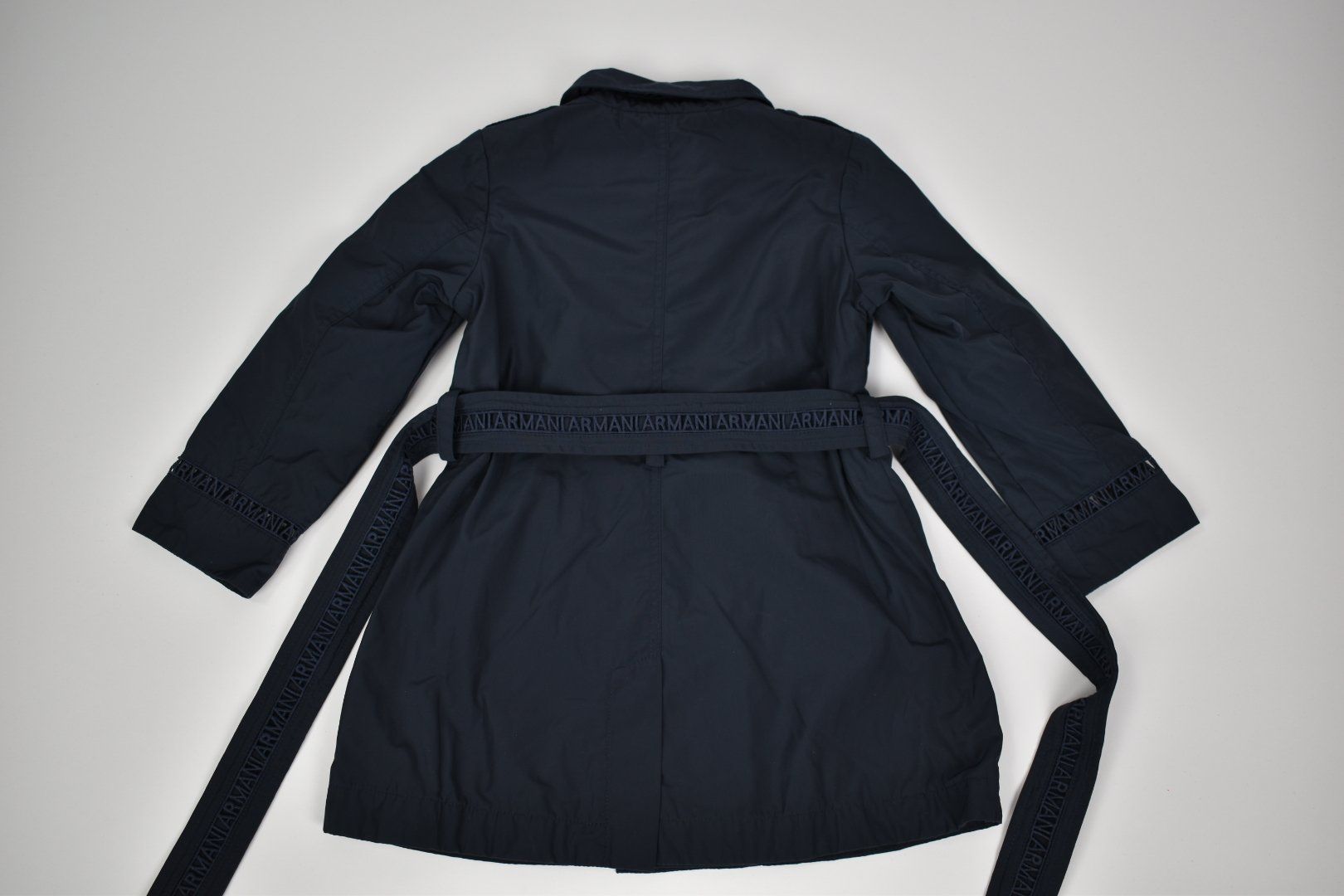 Armani Giacche & Cappotti: Armani Junior Trenchcoat, Mädchen, Gr.104 – Nuovo (secondo la descrizione) da Nürensdorf venduto da 2ND_STORY 4