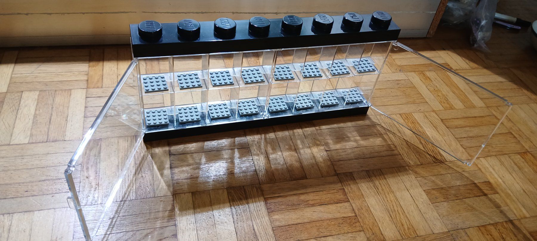 Lego Baukästen: LEGO Minifigure Vitrine – Gebraucht aus winterthur von Mahir92