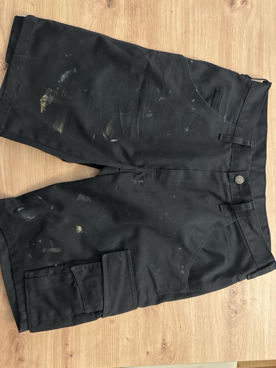 Pantaloni: Schwarze Arbeitsshorts Engel, Gr. 44 – Usato da Burgdorf venduto da Lou-123