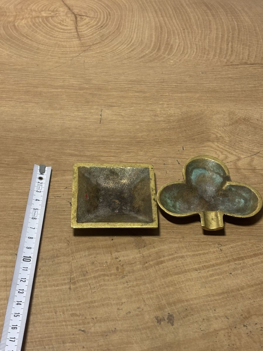 Tutte le decorazioni: Antiker Messing Aschenbecher mit Stempel – Usato da Orpund venduto da BlackEagel80 6