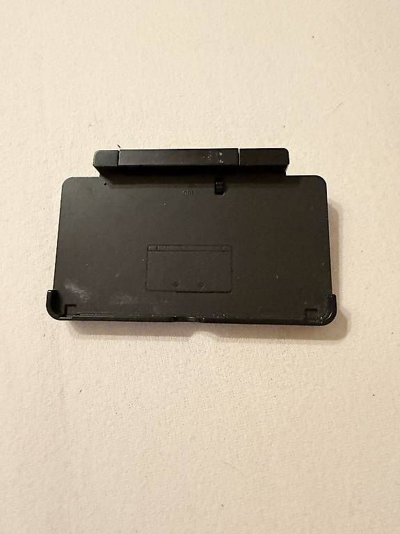 Console: Nintendo 3DS complète + support charge + 2 jeux + carte SD – Usato da La Corbaz venduto da Fred666 3