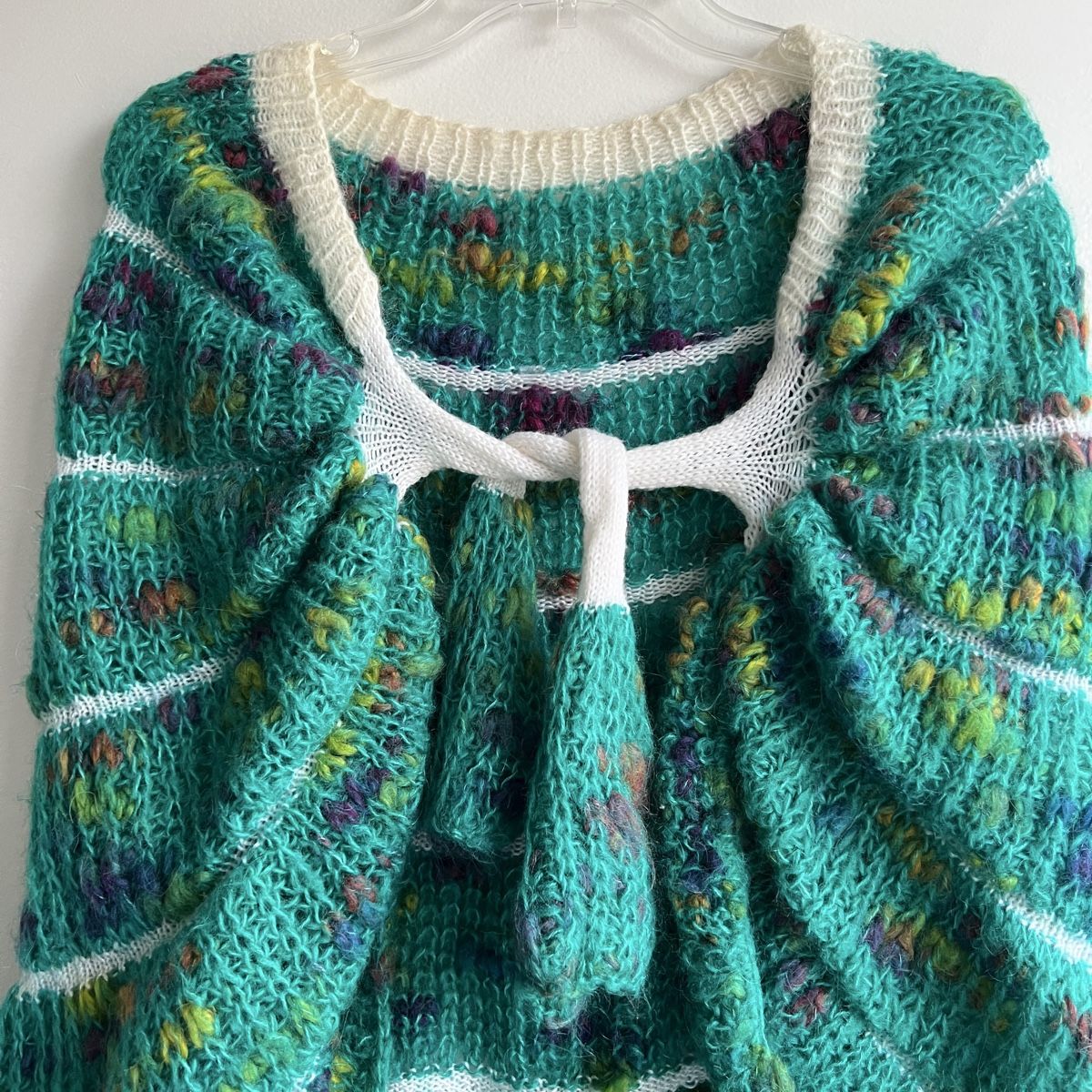 Altro in Moda donna: Unique Knitted Poncho, Green, Striped, One Size - Handmade – Usato da Genève venduto da Kookiek 7