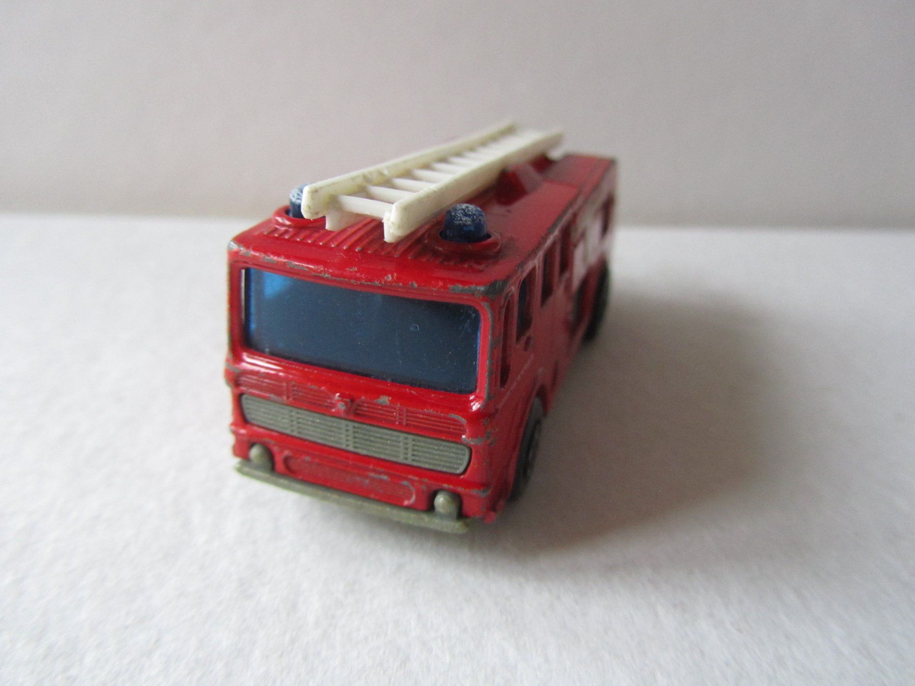Matchbox Modellini d'auto: Merryweather Fire Engine, Matchbox Superfast, Nr. 35A – Usato da Weiningen ZH venduto da dietsch57 1