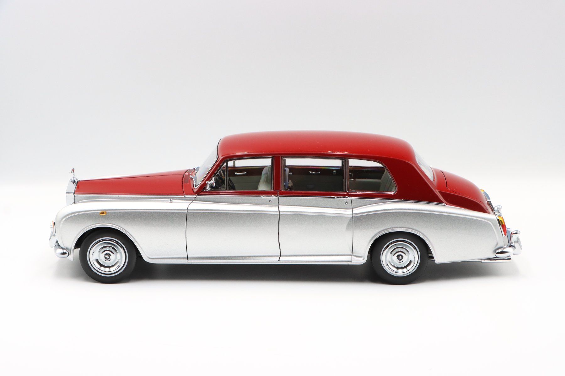 Rolls Royce Modellautos: Rolls Royce Phantom VI EWB 1968 1:18 Kyosho – Neu und originalverpackt aus Bühl b.Aarberg von modelldiecast 4