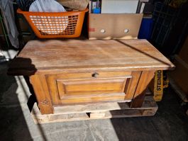 Sitztruhe  110 X 46 X 53 hoch  vorne aufklappbar