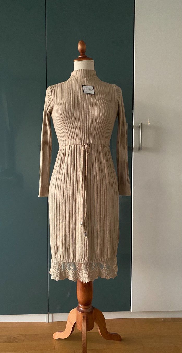Vestiti: Strickkleid Beige Größe M – Usato da Duebendorf venduto da Alexandertreyer 2
