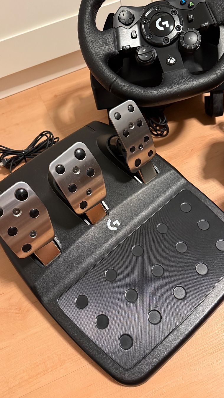 Logitech Controller: Logitech G923 Trueforce Sim-Racing Lenkrad mit Schalthebel – Gebraucht aus Luzern von AlanJusufi 2