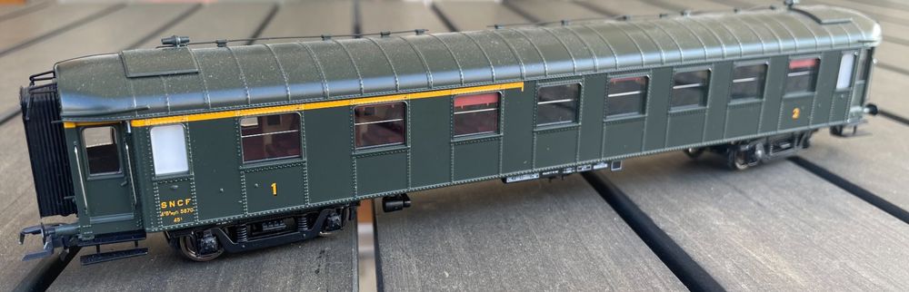 Voiture OCEM RA A3B5 ex-Midi Sud-Ouest SNCF ép IV - HO 1/87 - REE VB-388