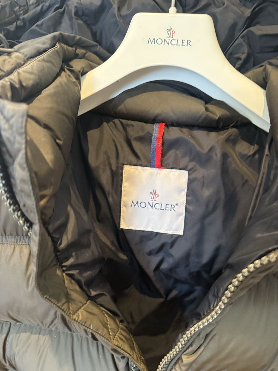 Moncler Giacche: Moncler Khaki Down Jacket Coyote Fur – Nuovo (secondo la descrizione) da Genève venduto da SG_73 2
