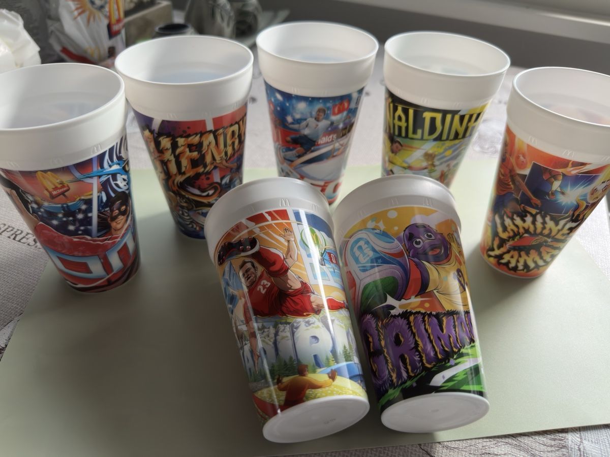 Contenitori & Simili: McDonald WM Becher 2026 kompl. 7Stk – Nuovo e nell'imballaggio originale da Wangen b. Olten venduto da MOMO80 1