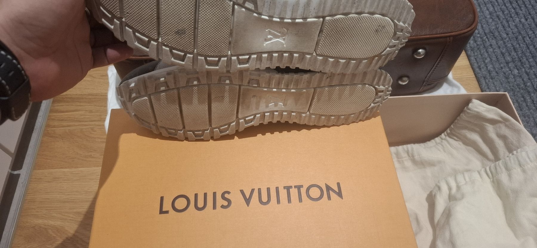 Louis Vuitton Scarpe da uomo: Louis Vuitton Sneaker Monogram Leder Grösse 9 gebraucht – Usato da Wallisellen venduto da joe_w8ns 4