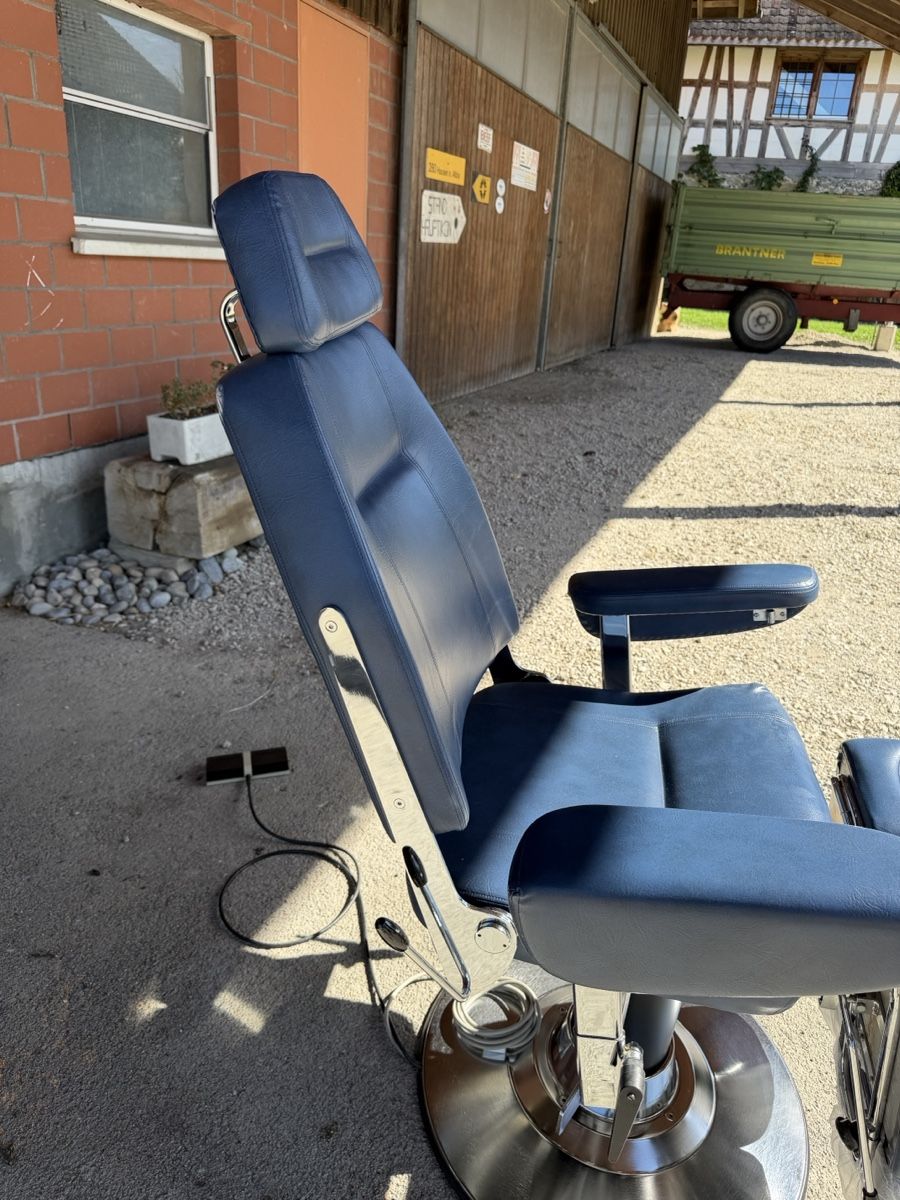 Kosmetik-& Massageliegen: Fusspflegestuhl – Gebraucht aus Kappel am Albis von Kitty1991
