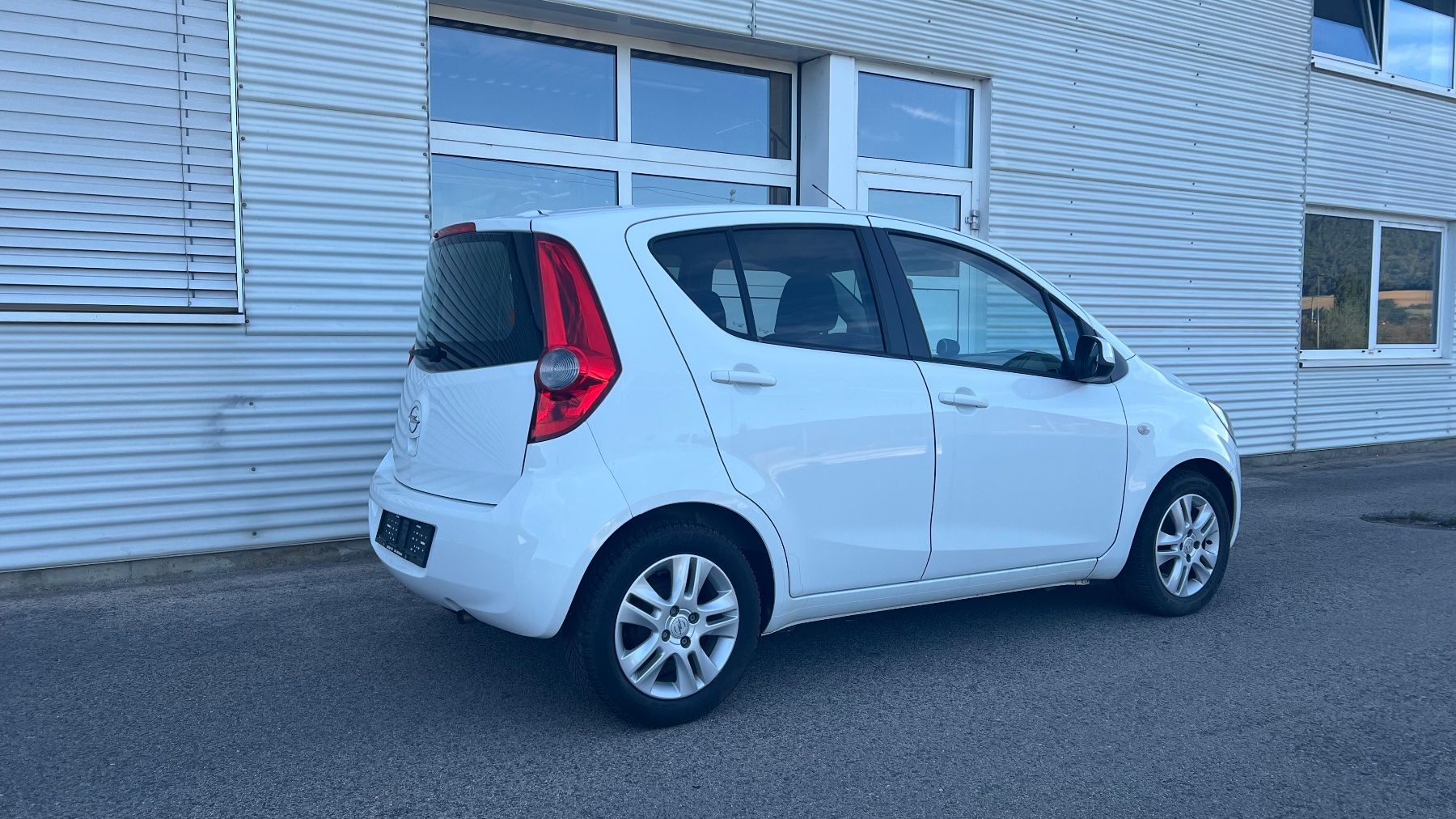 Opel Automobili: OPEL Agila B 1.2 94cv – Usato da Delémont venduto da MBSHA 2