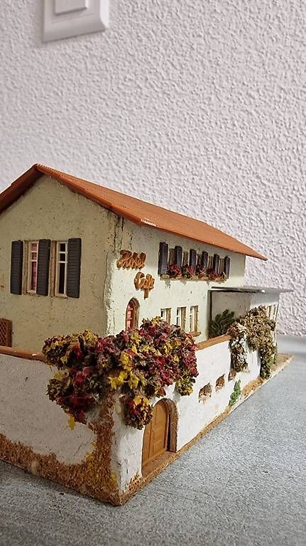 Modellini di ferrovie: Modelleisenbahn Café + Kirche – Usato da Hasle LU venduto da luc_9pxg 3