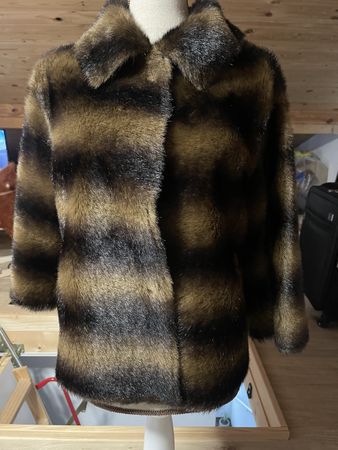 Pelzjacke nicht echtfell