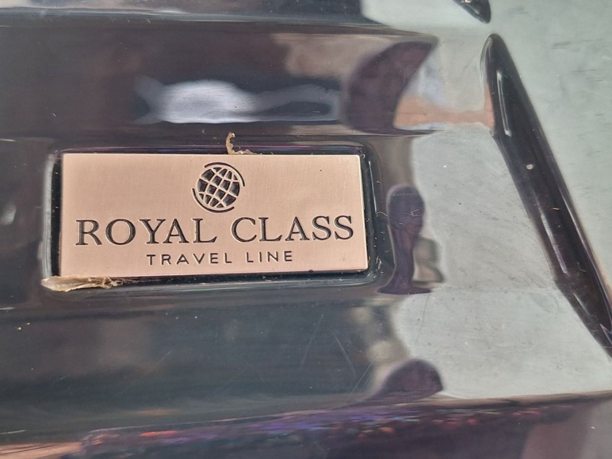 Valigie: ROYAL CLASS HARTSCHALEN ROLLKOFFER – Usato da Huttwil venduto da Kunterbuntli 1