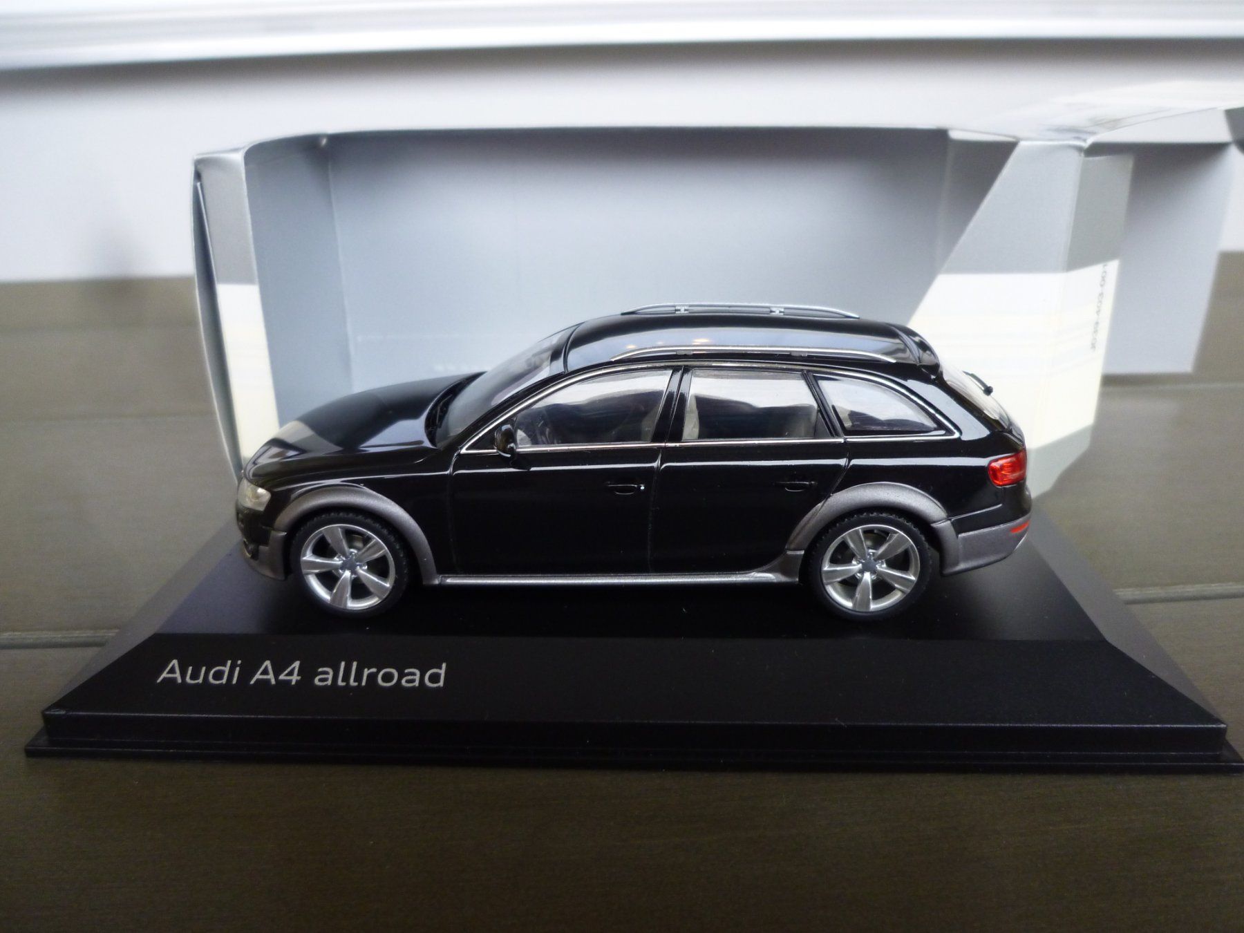 Audi Modellini d'auto: Audi A4 allroad – Nuovo e nell'imballaggio originale da Flawil venduto da Imperiosud 5