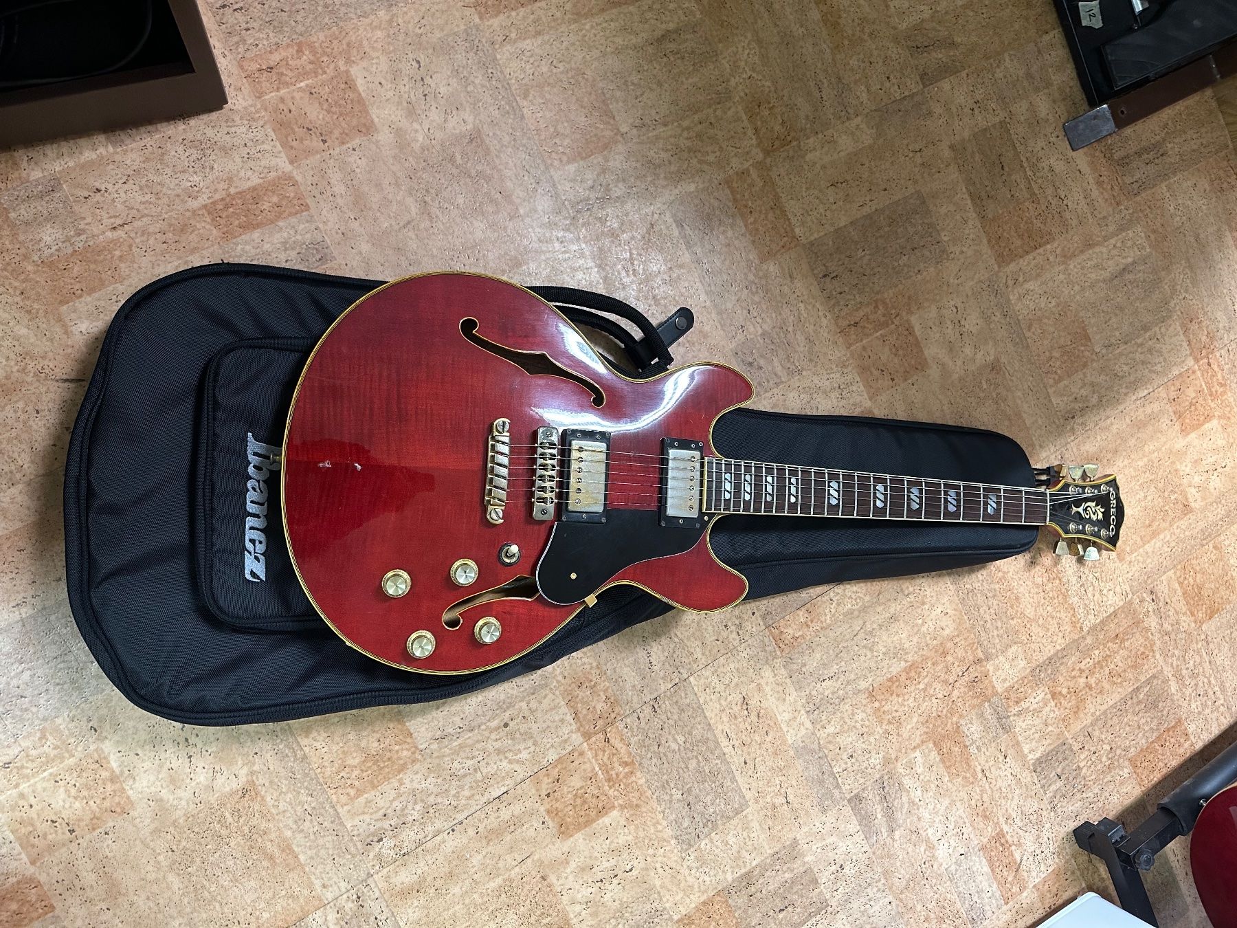 Strumenti musicali: Greco SV 800, etwas kleiner als eine ES 335 – Usato da Tschierv venduto da Screamingwolfguitars 5