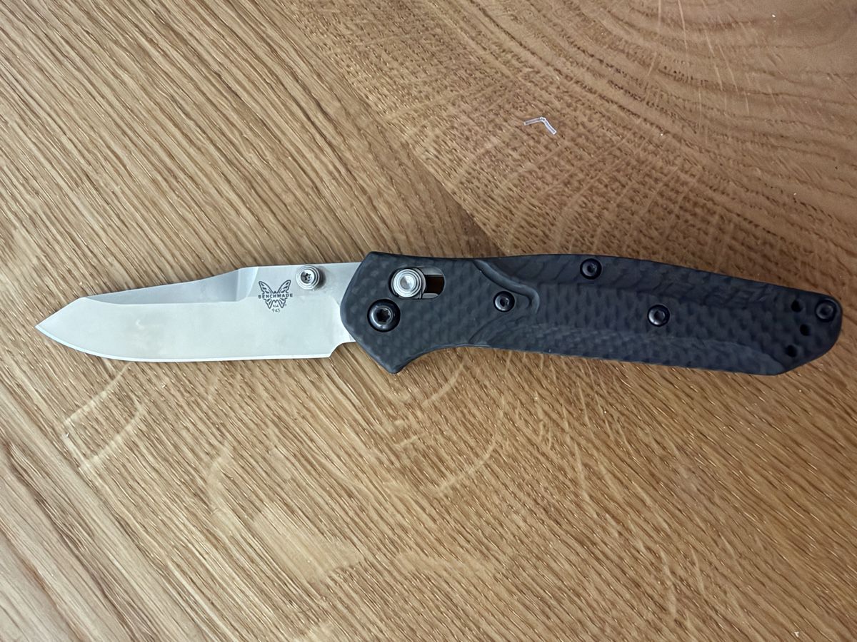 Benchmade Taschenmesser: Benchmade Mini Osborne Reverse Tanto Carbon Fiber – Neu (gemäss Beschreibung) aus Affoltern am Albis von gpi_q8jk 3