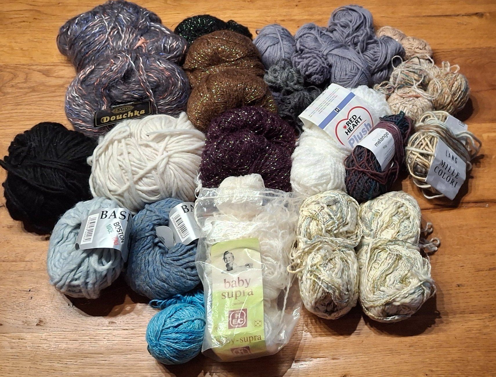 Lana: Woll-/Garnpaket 6, ca. 640 g diverse Reste – Usato da Langenthal venduto da Handstrick