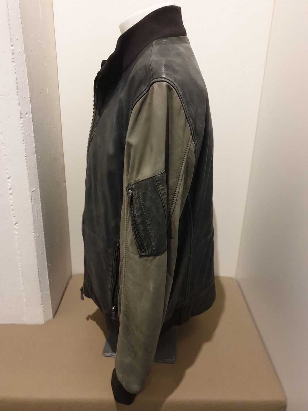 Jacken: TRAPPER LEDERJACKE THEO     Gr. M / 50 – Neu und originalverpackt aus Zürich von LIQUIDATOR.CP 1