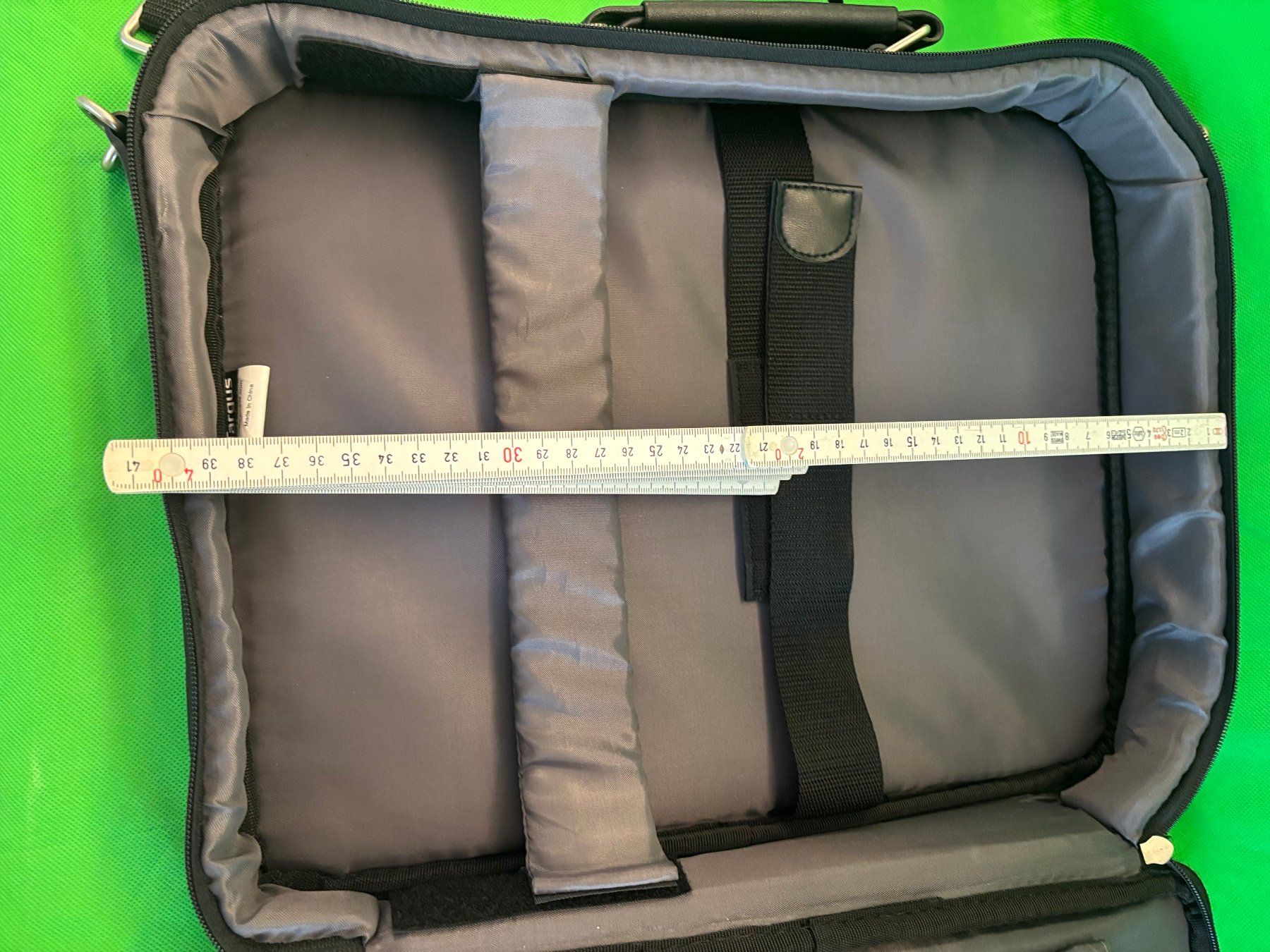 Targus Borse: Targus Notebook Laptoptasche ca. 40x30cm   CN01-60 – Nuovo (secondo la descrizione) da Kilchberg ZH venduto da bionicdog 1