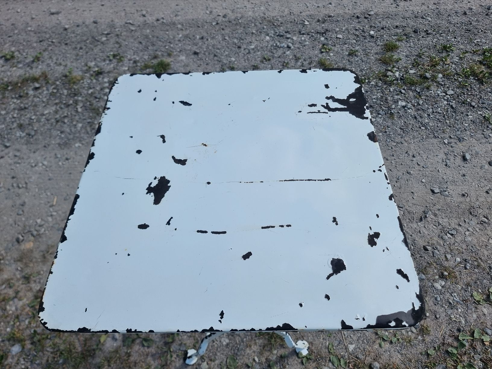 Tavoli: Tisch weiss Metall klappbar Gartenmöbel (48) – Usato da Berschis venduto da treedosha01 1