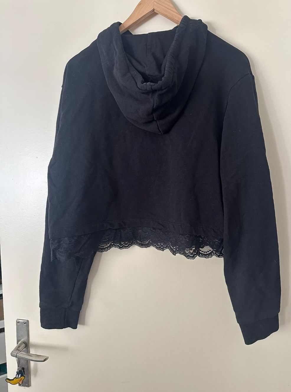 Guess Pullover & Sweatshirts: Guess Pullover – Gebraucht aus Neuhausen von eliana2 1