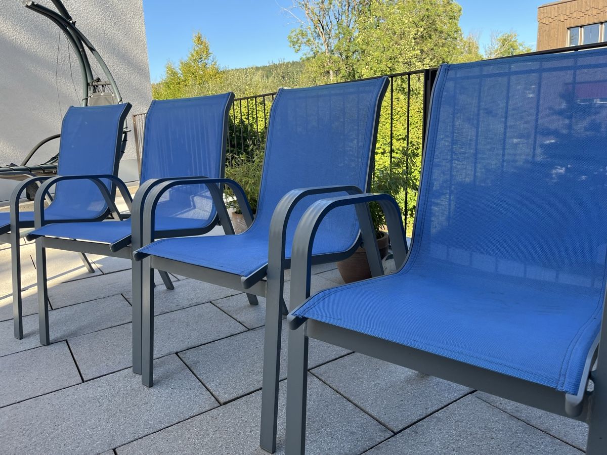 Set di tavolo e panche: Tisch- und Stuhlset – Usato da Winterthur venduto da e_u_f8l2 4