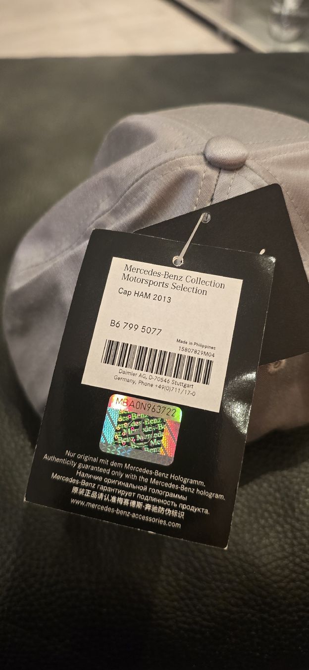 Puma Sonstige Kleidung & Accessoires: Mercedes AMG  Petronas Cape – Neu (gemäss Beschreibung) aus Kriens von Frakmuend 3