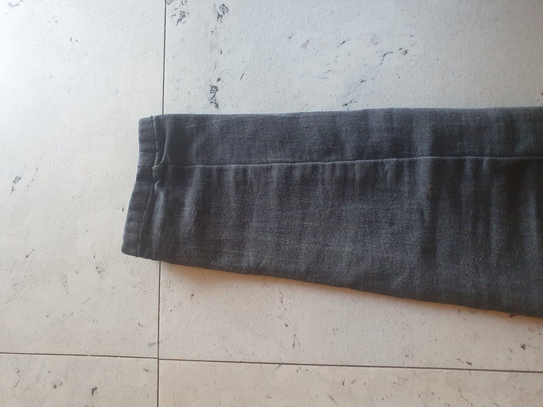 Jeans: Jeans Schwarz – Usato da Moosseedorf venduto da Sonnenschein.. 3