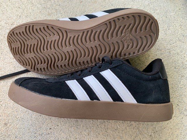 Adidas Chaussures hommes: Adidas Sneakers – D'occasion à Glis par Jackie6